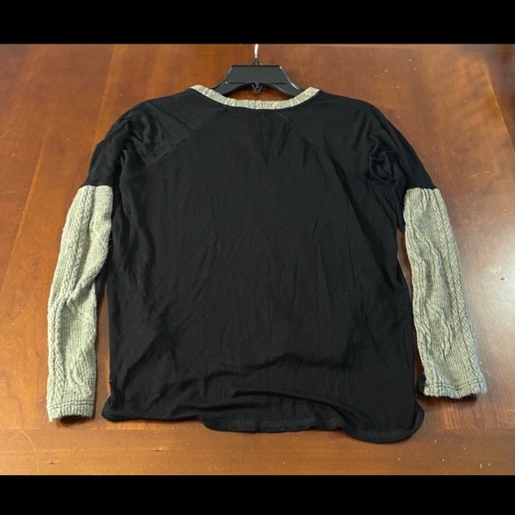 Monteau ladies long sleeve shirt is a small - Picture 2 of 5